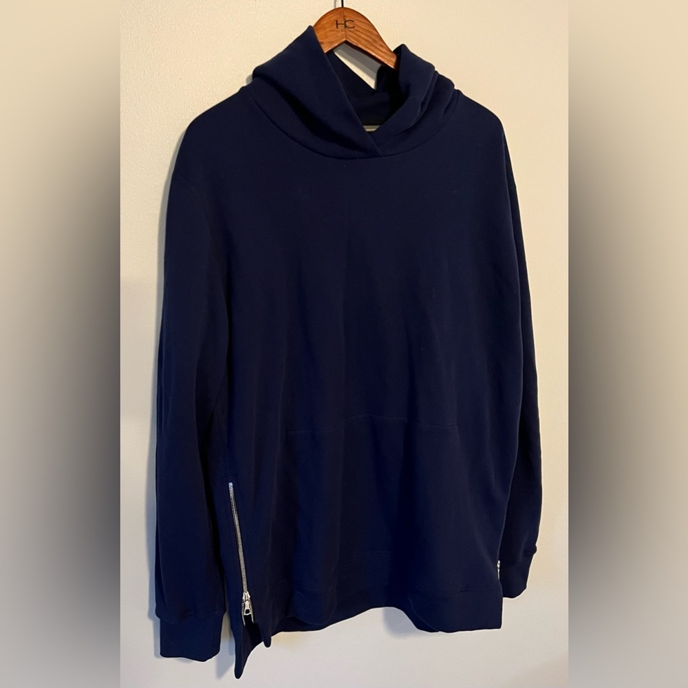 John Elliott villian hoodie, navy blue. Never worn!